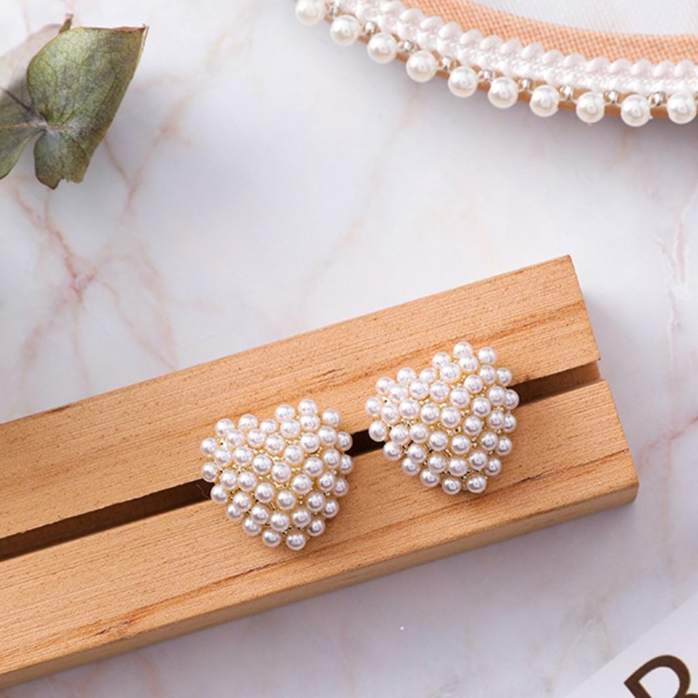 Pearl Heart Stud Earring